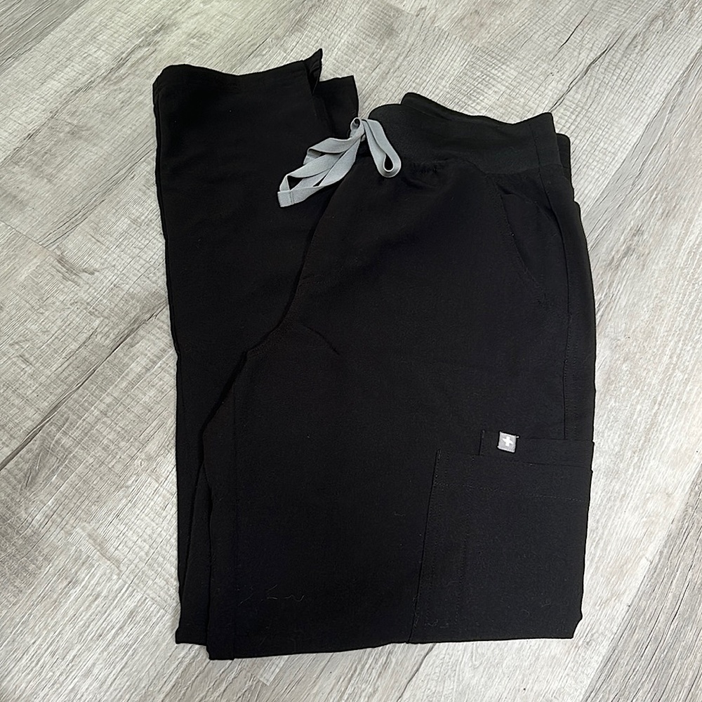 FIGS (s) black high-waisted yola skinny scrub pants